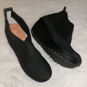 Bernie Mev Sally Black Platform Booties sz 37